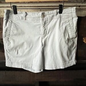 🟠EDDIE BAUER Khaki Shorts in Cream Sz 10